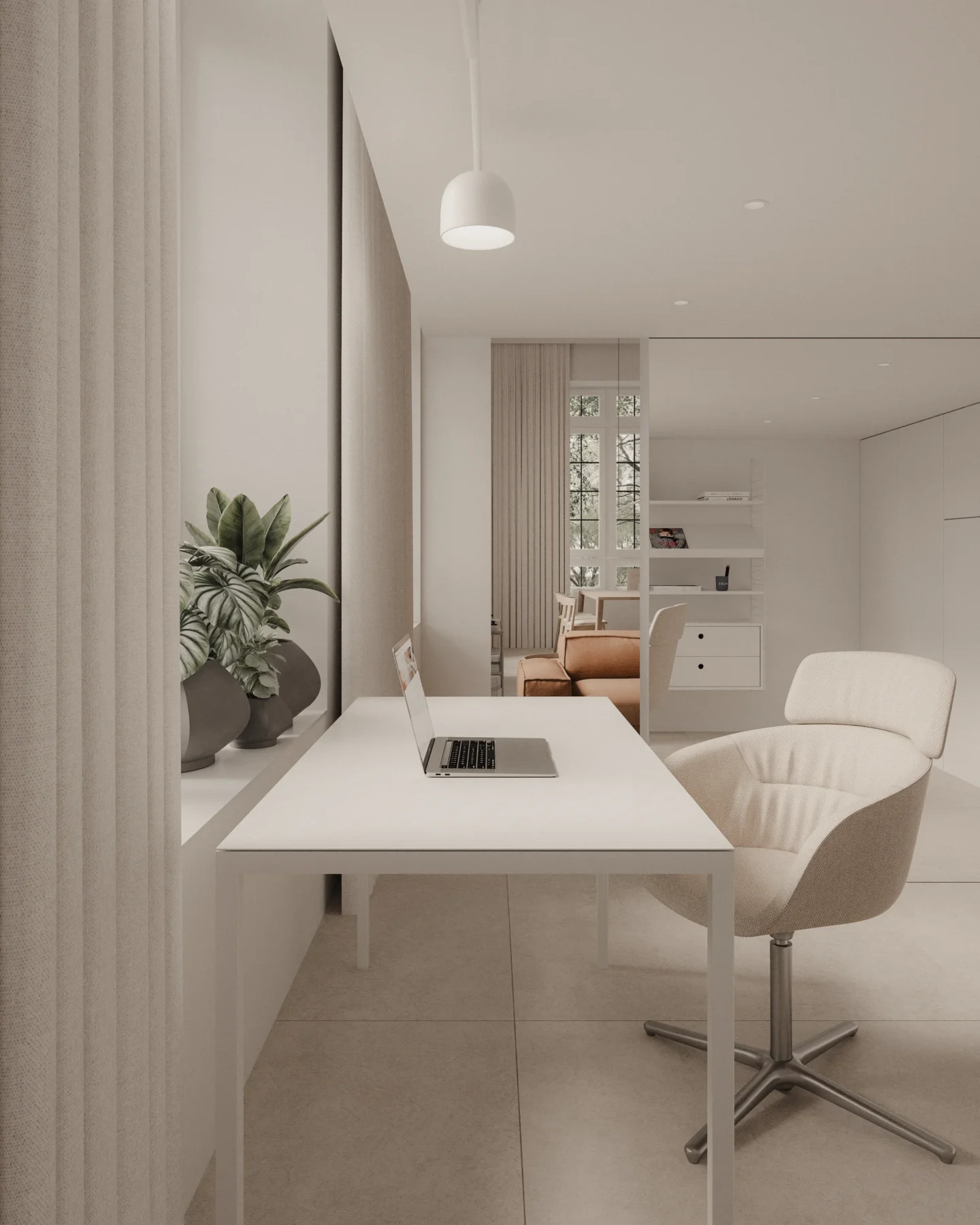 Minimalistyczne stanowisko pracy w stylu soft loft z białym biurkiem, jasnym fotelem obrotowym i widokiem na salon.
