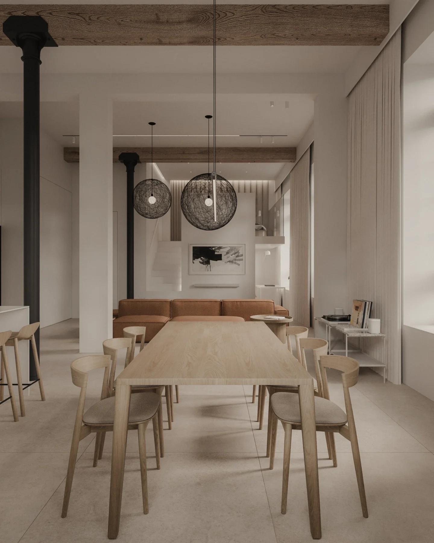Projekt jasnej strefy dziennej w stylu soft loft. Długi drewniany stół z krzesłami na pierwszym planie, w tle rudopomarańczowa sofa, ażurowe lampy oraz schody prowadzące na antresolę.